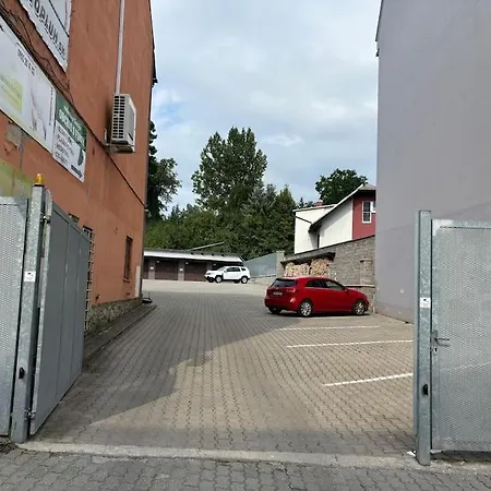 Povala S Parkovanim Stare Mesto * Żylina