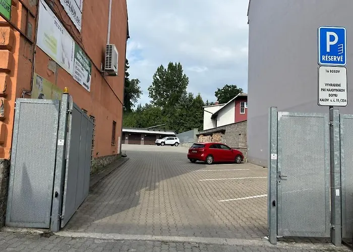 Povala S Parkovanim Stare Mesto * Žilina