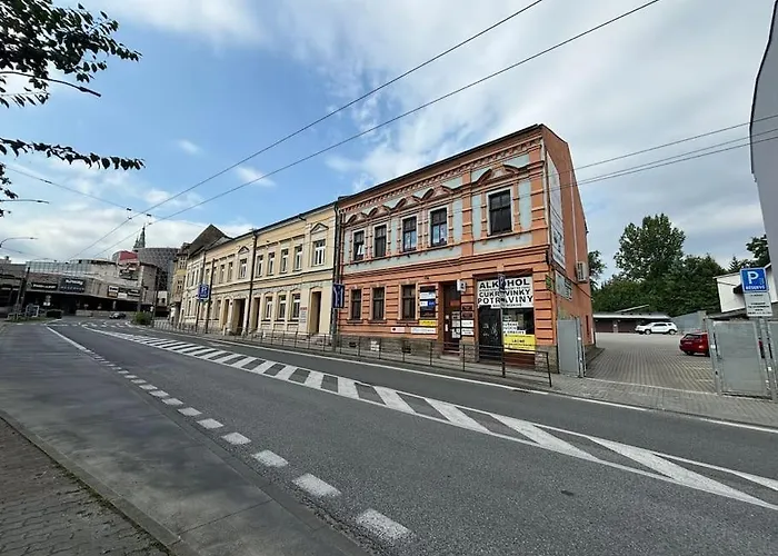 Povala S Parkovanim Stare Mesto Lejlighed